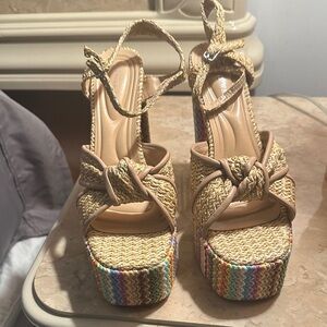 Azalea Wang Women's Tan Platform Sandals